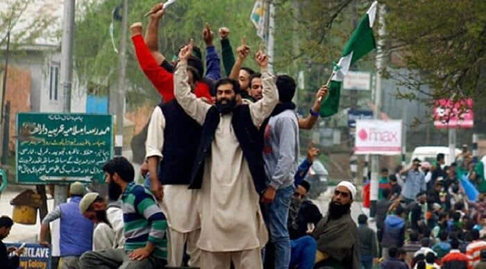 पाकिस्तान को सपोर्ट करना मतलब मुसलमानों की कब्र खोदना!